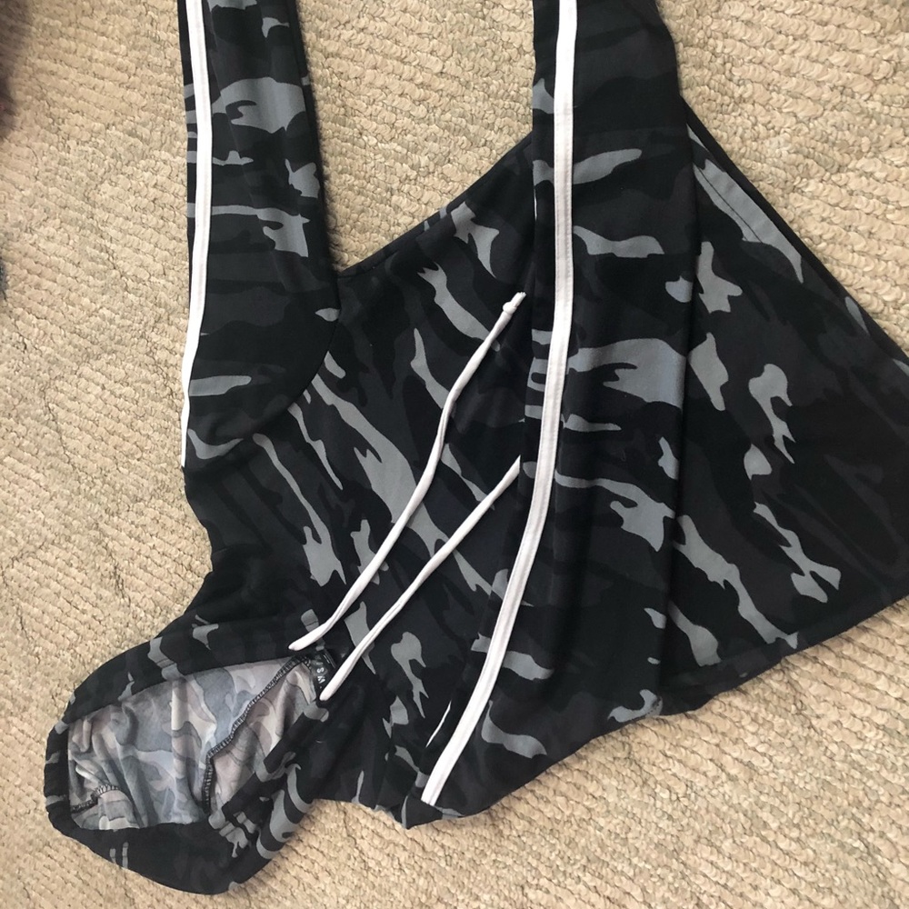 Long sleeve crop top